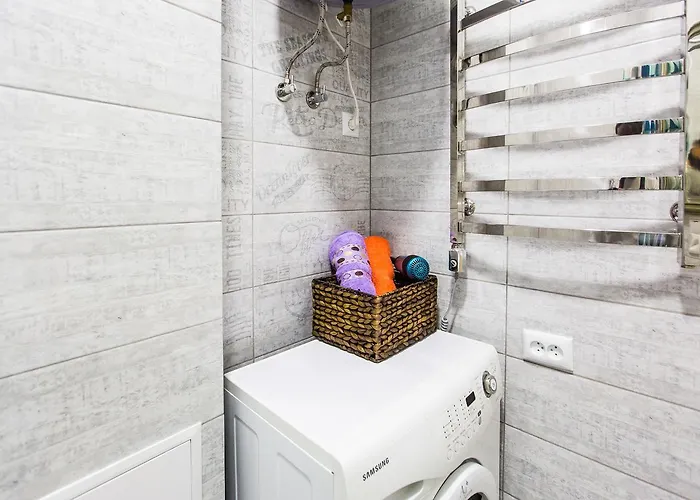 Apartment 1 Bedroom Near Elizabeth's The Cathedral *