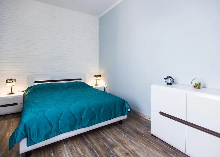 1 Bedroom Near Elizabeth's The Cathedral *